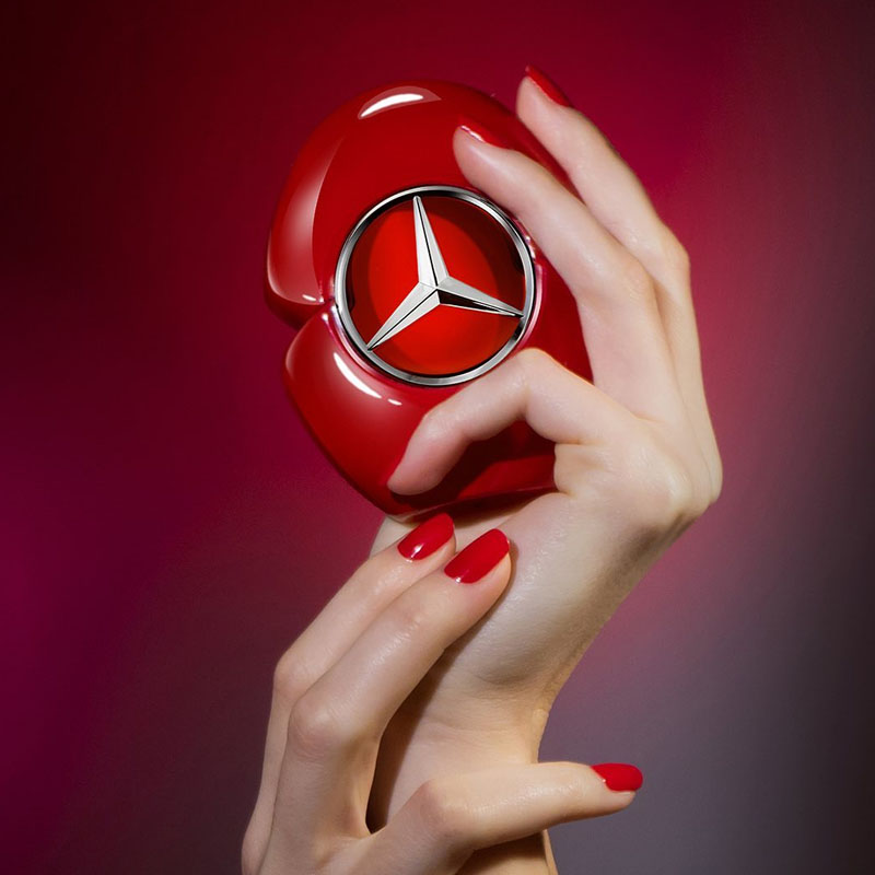 Mercedes-Benz Woman In Red Eau de Parfum - GiraOfertas
